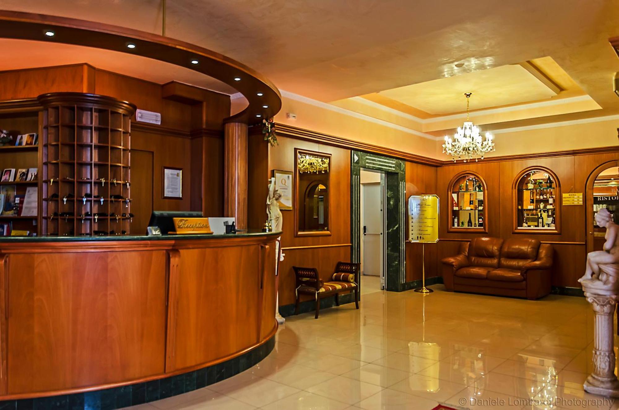 Hotel Sorriso Лучера Экстерьер фото